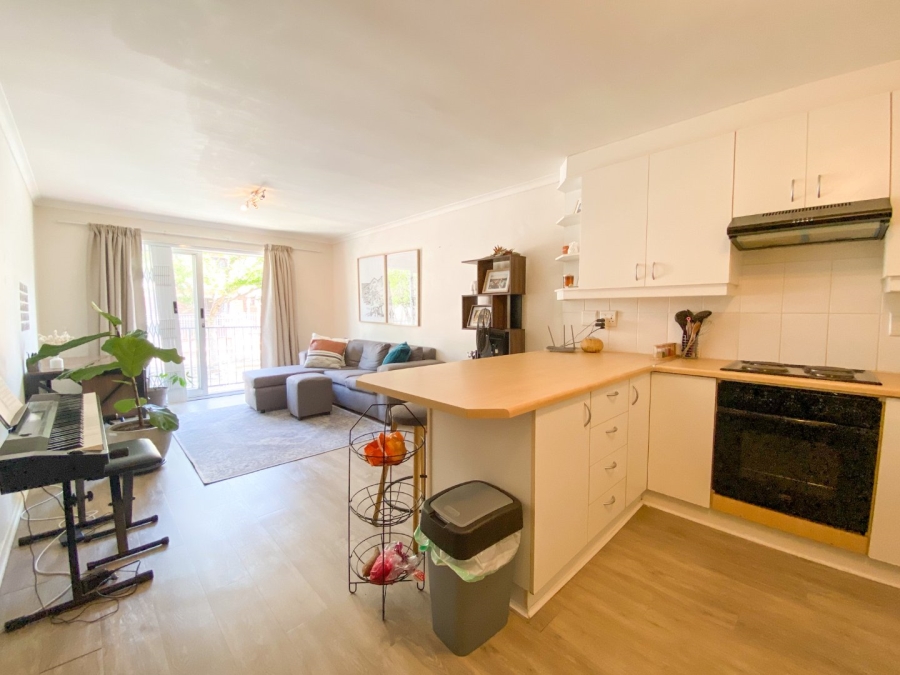 To Let 1 Bedroom Property for Rent in Oranjezicht Western Cape